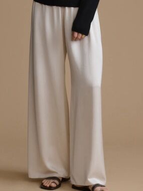 Jenni Kayne Ivory  Wide Leg Elastic Waist Pants
Size: M